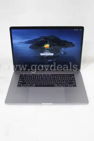 (1) MacBook Pro 2017