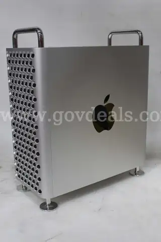 (1) Apple Mac Pro (2019)