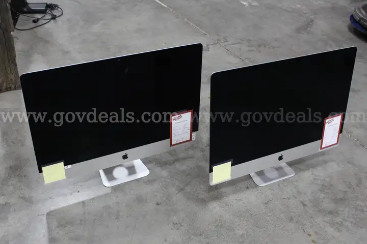 Lot of (2) Apple iMac All-In-One Computers