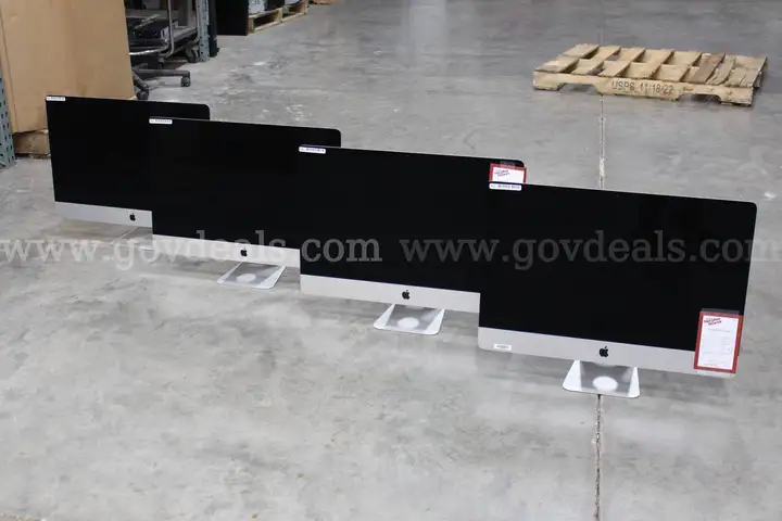 Lot of (4) Apple iMac All-In-One Computers