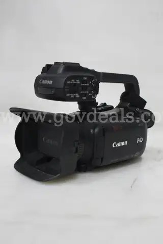 (1) Canon XA35 HD Camcorder + Charger
