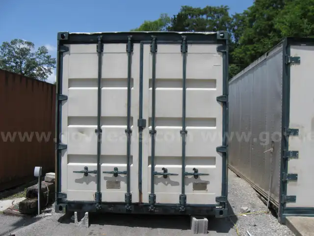 40&#x27; storage/shipping container
