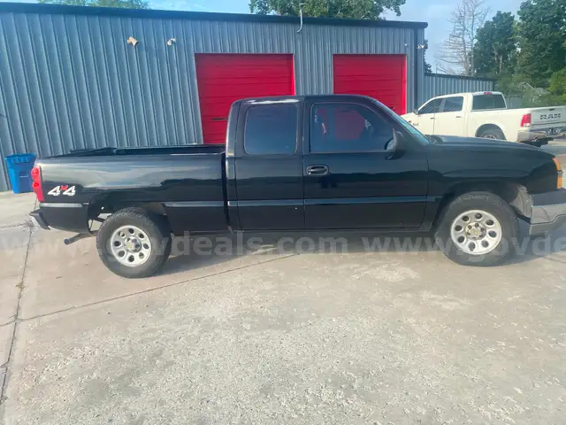 2005 Chevrolet Silverado 1500 Ext. Cab Short Bed 4WD