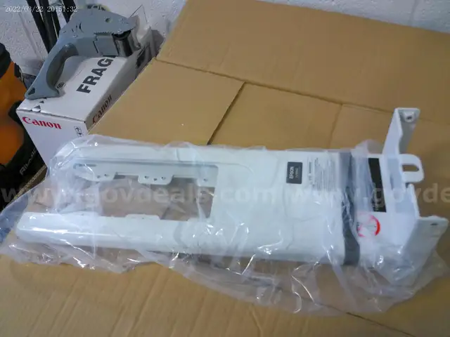 Ultra-Short Throw Wall Mount ELPMB62	 - 2 units - NEW