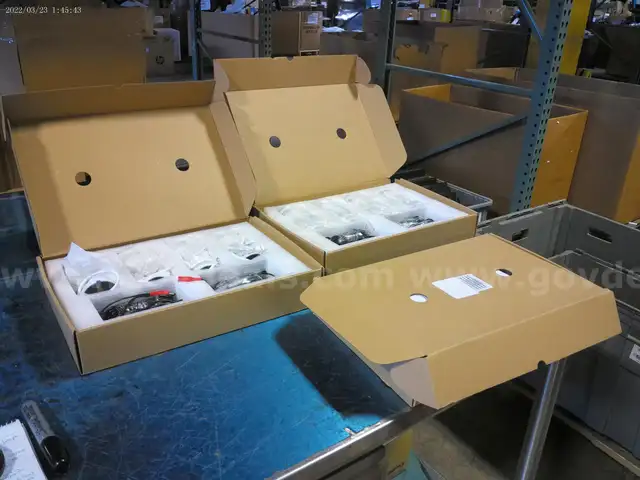SAMSUNG DIGITAL COLOR SECURITY CAMERAS - 12 UNITS