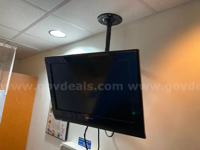Lot of 4:  Philips 26HFL5830H 26&#x22; LCD Healthcare LCD TVs - each mounted to ceiling