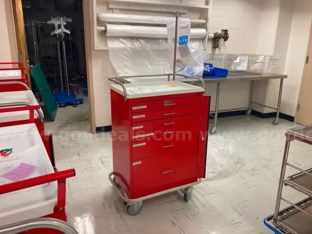 metal medical cart - red - 6-drawer - contains medical supplies (&#x22;crash cart&#x22;) plus a single patient use resuscitator