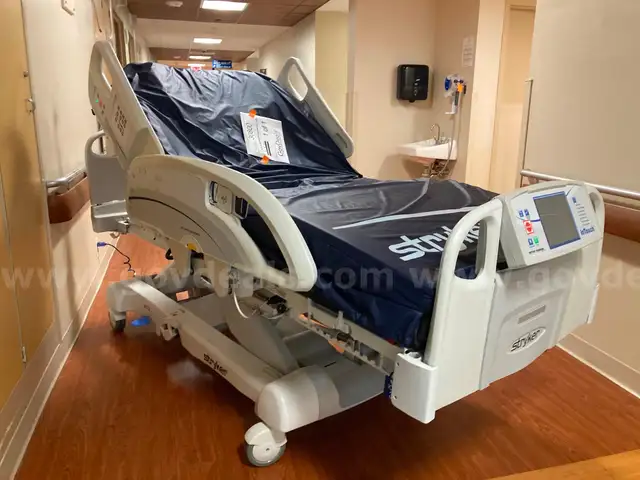 Stryker 3005S3 PX4 Med-Surg Hospital Bed