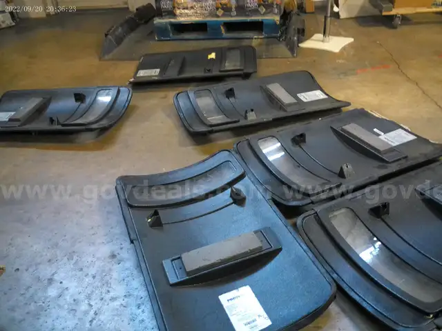 LAW ENFORCEMENT RIOT SHIELDS - 7 UNITS