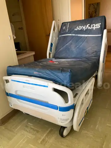 Stryker 3005S3 and 3005S3 PX4 Med-Surg Hospital Beds - lot of 2