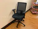 Lot of 31 rolling office chairs