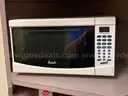 Lot of 12 household microwaves