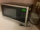 Lot of 12 household microwaves