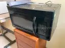 Lot of 12 household microwaves