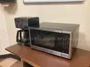 Lot of 12 household microwaves