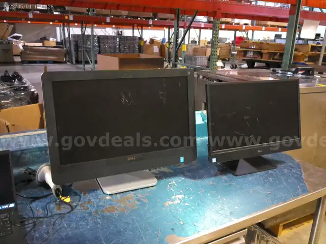DELL AIO&#x27;S WITH THE STANDS -5 UNITS