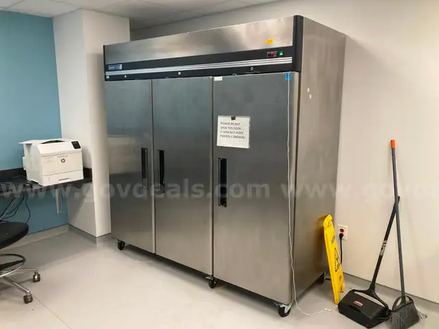 Central Restaurant Products 69K-033 3-door stainless steel refrigerator