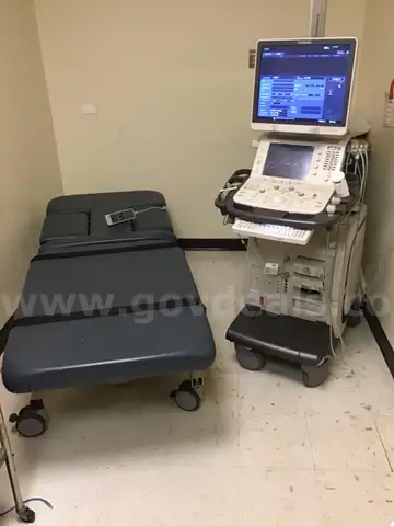 Toshiba Ultrasound Machine with Echocardiography Econo Table