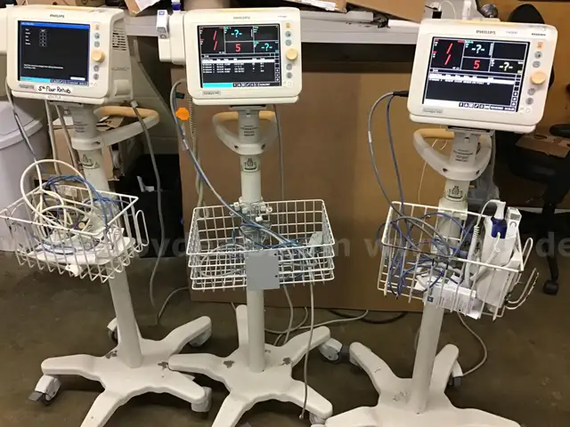 Lot of 3: Sure Signs vs3 Monitors - each on rolling stand