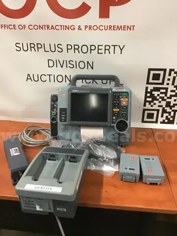Physio Control LIFEPAK 15 Defibrillator with battery charger
