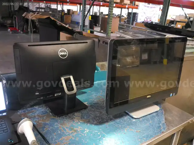 DELL AIO&#x27;S WITH STANDS -5 UNITS