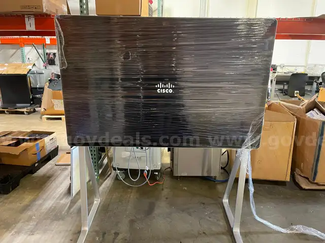 CISCO WEBEX BOARD  (POWER ON)