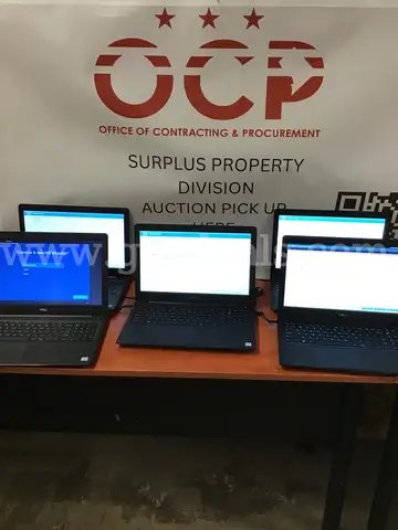 DELL LATITUDE 3590 LAPTOPS - Lot of 5 working with hard drive installed