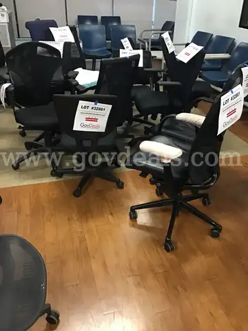 Lot of 20 Rolling Office Chairs