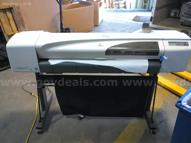 HP DesignJet 510 Color plotter 42&#x22; wide format - powers on