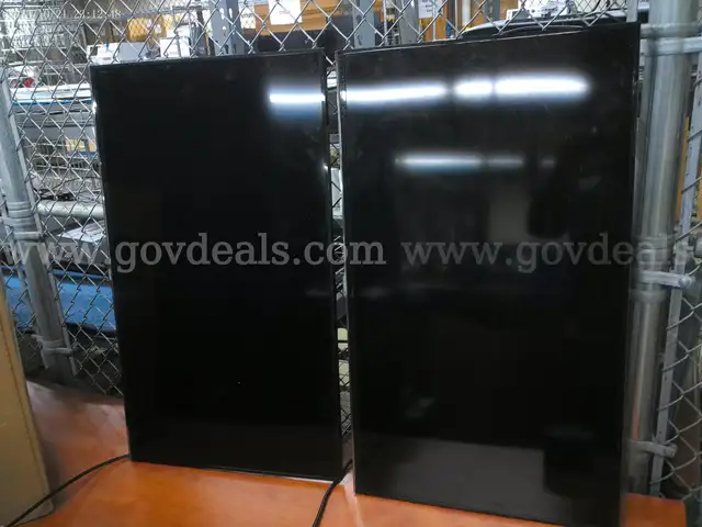 Lot of 2 Samsung 40'' Smart TVs