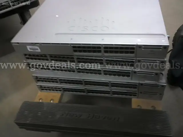 CISCO SWITCHES - lot of 5