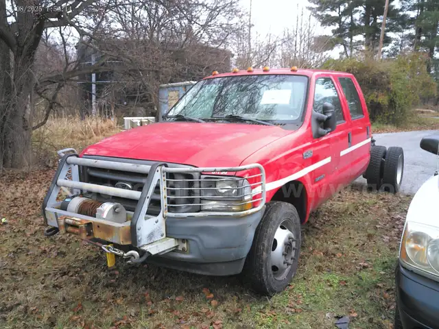 2002 Ford F-450 SD Pickup Truck - Chassis and cab only - BED REMOVED