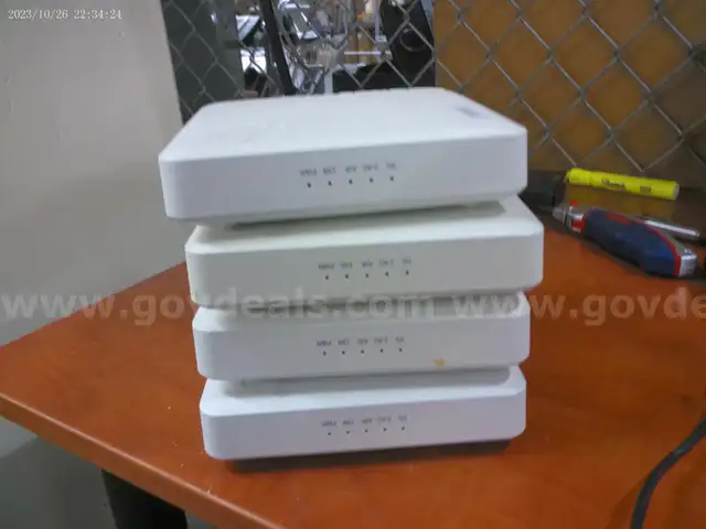 Ruckus Wireless ZoneFlex R600 Access Points - 4 units