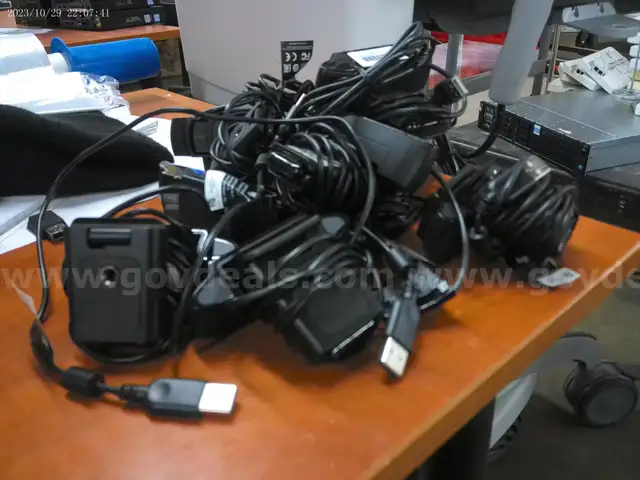 LOGITECH WEBCAMS - 7 UNITS