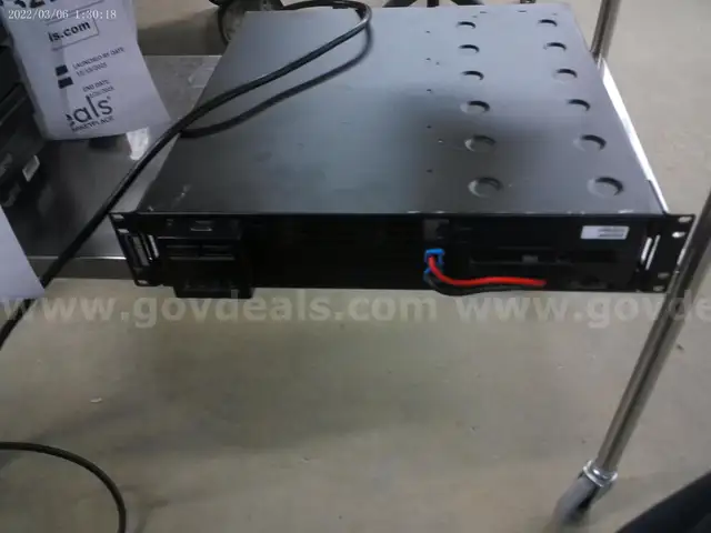 APC Smart-UPS X 1500VA rack mount battery backup / surge protector