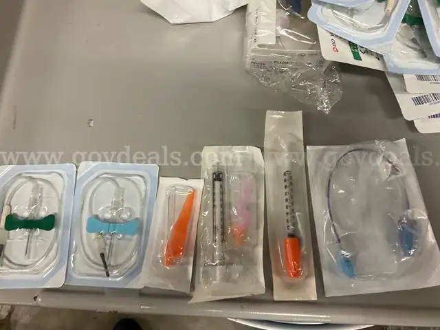 LOT OF NEW MEDICAL SUPPLIES