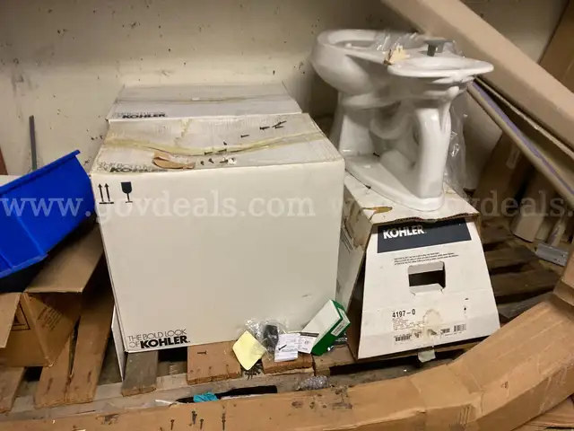 Toilet bowls, toilet tanks, wall-mount sinks - 12 units - NEW