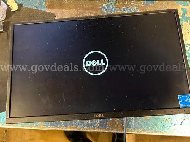 DELL MONITORS - 29 UNITS (POWER ON)