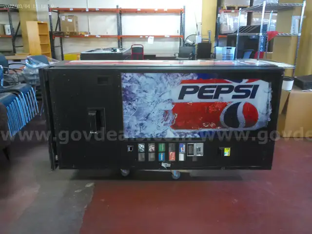 DIXIE-NARCO Vending Machine