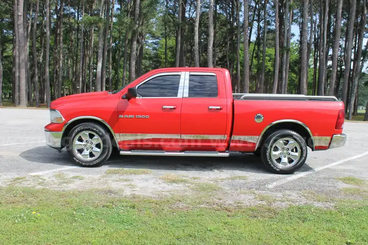 2011 RAM 1500 SLT QUAD CAB 2WD
