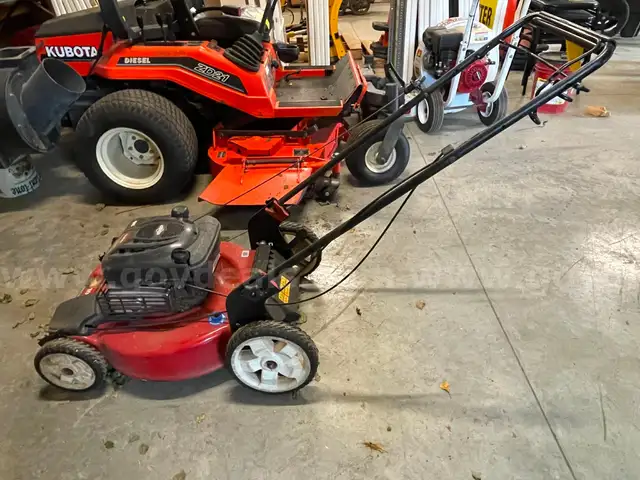 190CC TORO LAWN MOWER