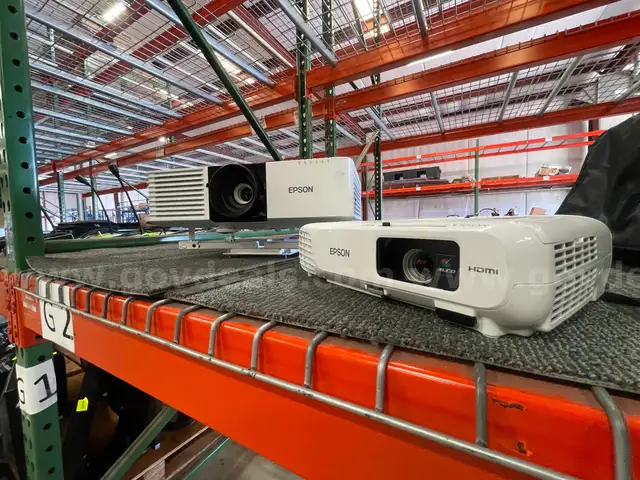1 LOT OF 5 EPSON PROJECTORS [2] TYPES -SEE DETAILS