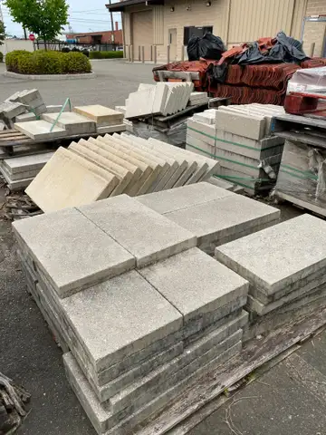 3 PALLETS OF VARIOUS SLATE TILES SIZES.
