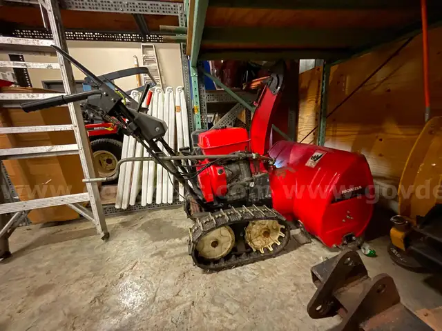 Used HONDA HS828- Two Stage Electric Start Track Snow Blower