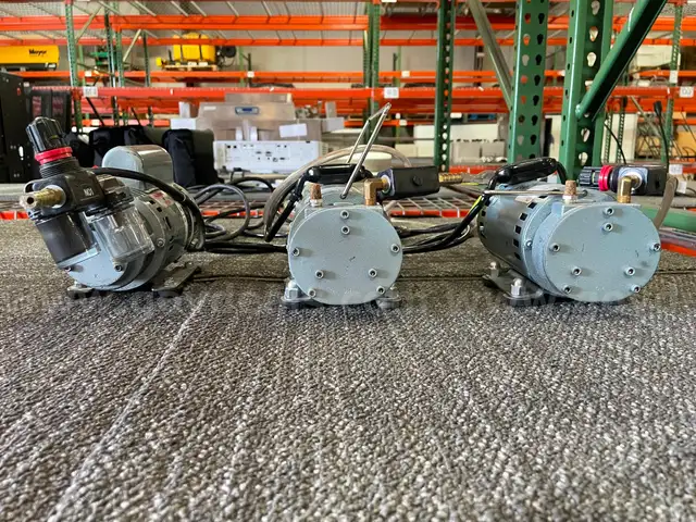 1 LOT OF 3 VACUUM PUMPS