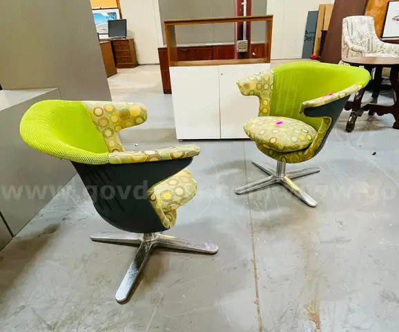 1 LOT OF COLLABORATIVE SEATING   AND STORAGE [3 PEICES]