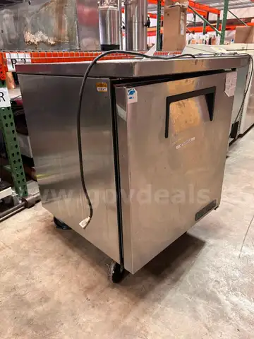 27&#x22; W Undercounter Refrigerator w/ (1) Section &#x26; (1) Right Hinge Door, 115v