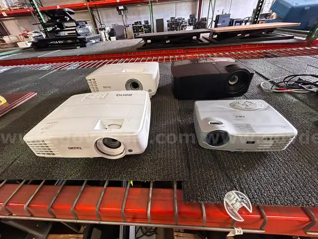 1 LOT OF 4 VARIOUS BRAND MODEL # PROJECTORS
