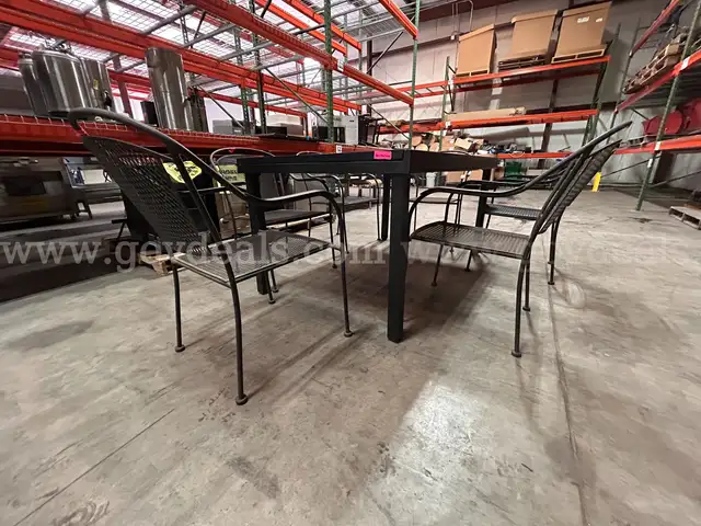 OUTDOOR DINNETE SET WITH CHAIRS