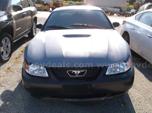 2004 Ford Mustang